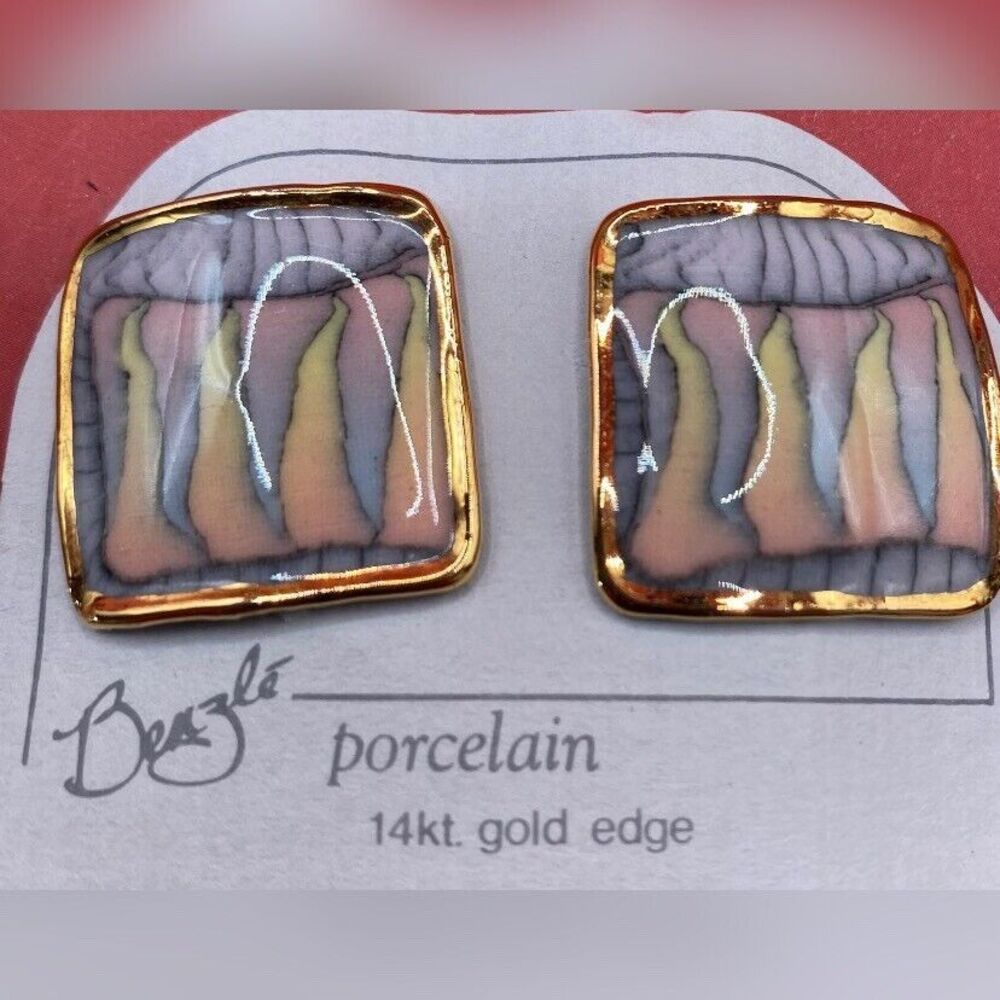 Benzle Porcelain Earrings Abstract 14K Gold Trim Clip On .75”